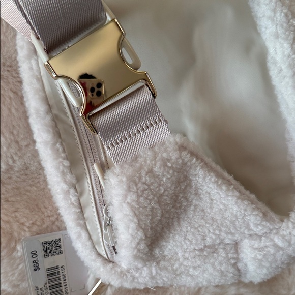 lululemon athletica White Sherpa Crossbody Bag - Picture 5 of 5